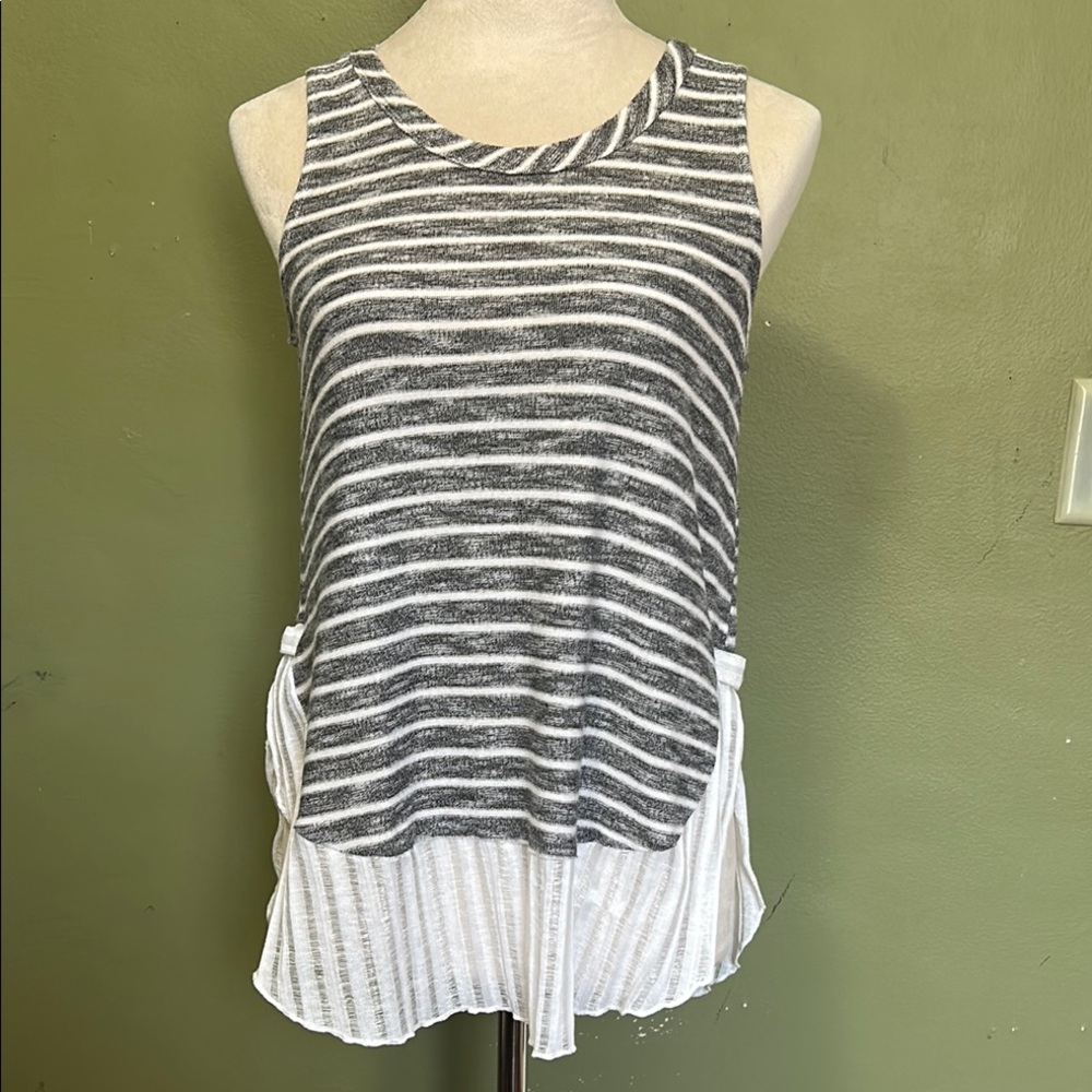 Hem & Thread Asymmetrical Gray and White Tank Top
